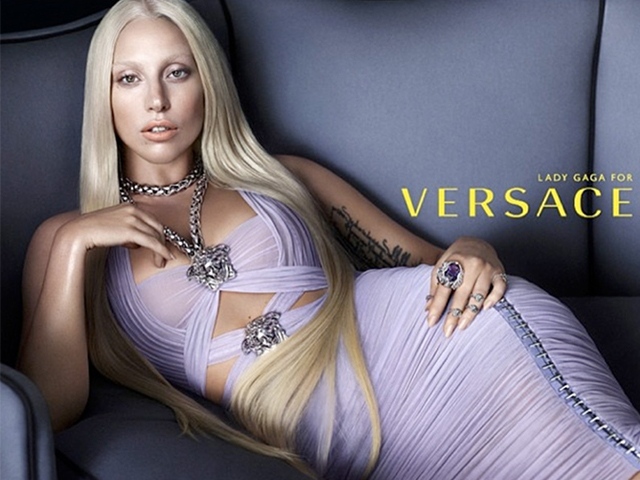 Lady Gaga, la cara de Versace para el 2104
