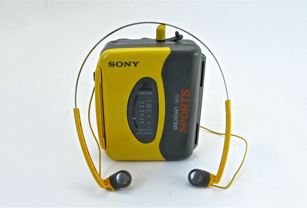 10 gadgets de los 90's que fueron reemplazados por la tecnología - walkman-1024x694