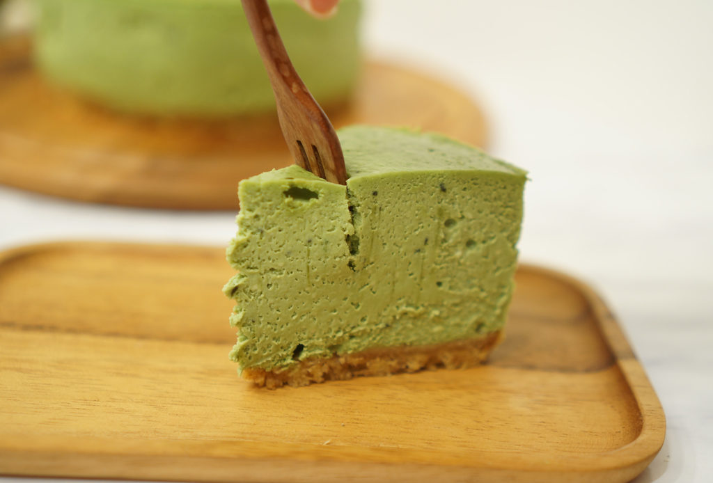Disfruta todo el sabor de un pie de queso de té matcha - pie-de-queso-matcha-1024x694