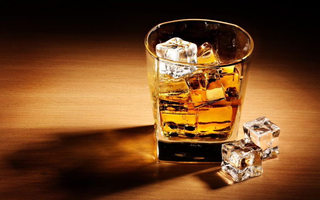 6 whiskys que DEBES probar en las fiestas de fin de año