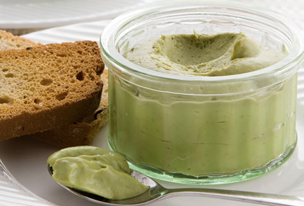 ¡Come snacks más healthy con este spread de pistache!
