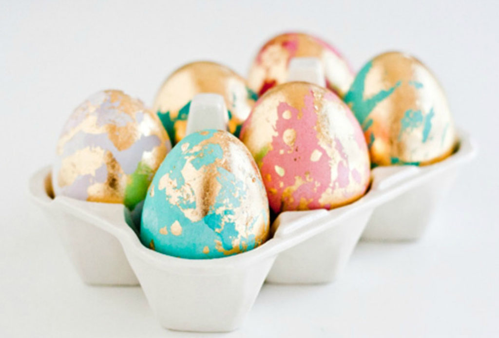 ¿Sabes por qué se recolectan huevos en Pascua?