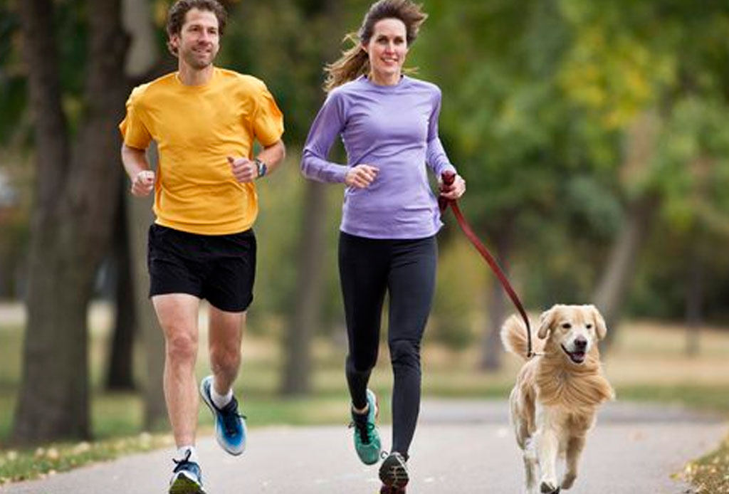 Necesitas saber esto antes de salir a correr con tu perro en temporada de calor