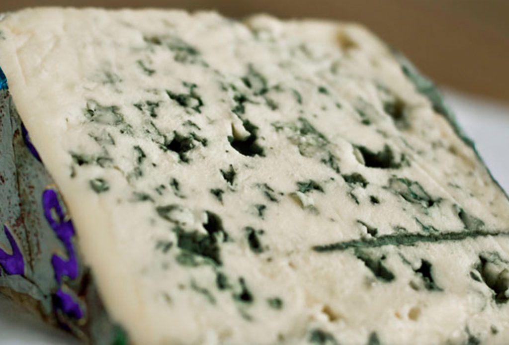 Estos son los quesos que puedes comer aunque seas intolerante a la lactosa - bleu-1024x694