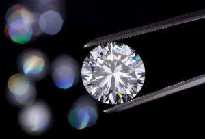 Te decimos cómo cuidar tus diamantes correctamente - diamonds1-300x203