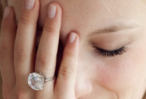 Te decimos cómo cuidar tus diamantes correctamente - womandiamonds-300x203