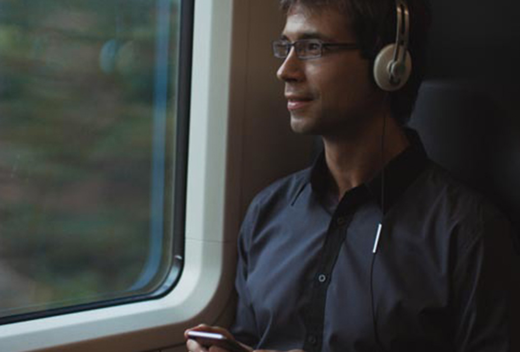 7 audífonos ‘over ear’ ideales para viajar
