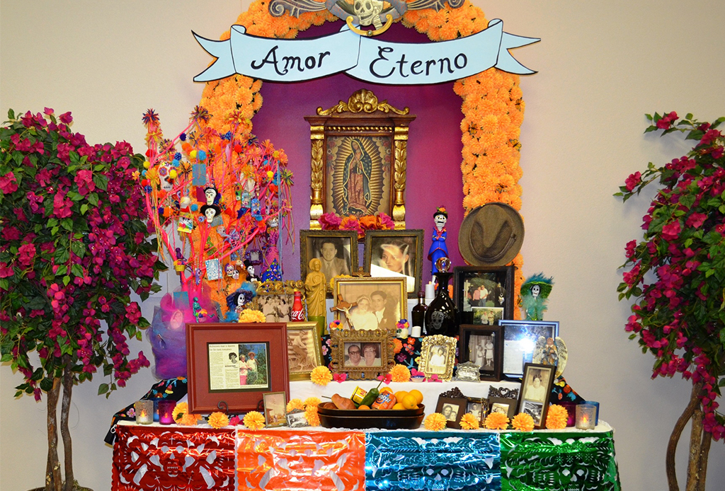 ¿Sabes cómo hacer un altar para el Día de Muertos? Esto es todo lo que necesitas - altardemuertos4