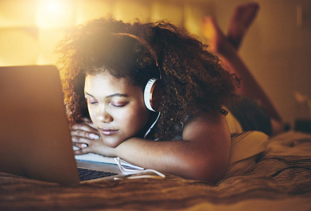 El fenómeno ASMR y los beneficios para tu salud mental - asmr-beneficios-salud-mental-2