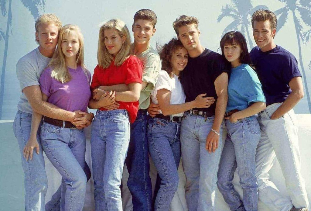 Beverly Hills, 90210 regresa a la pantalla y esta playlist te hará revivirla