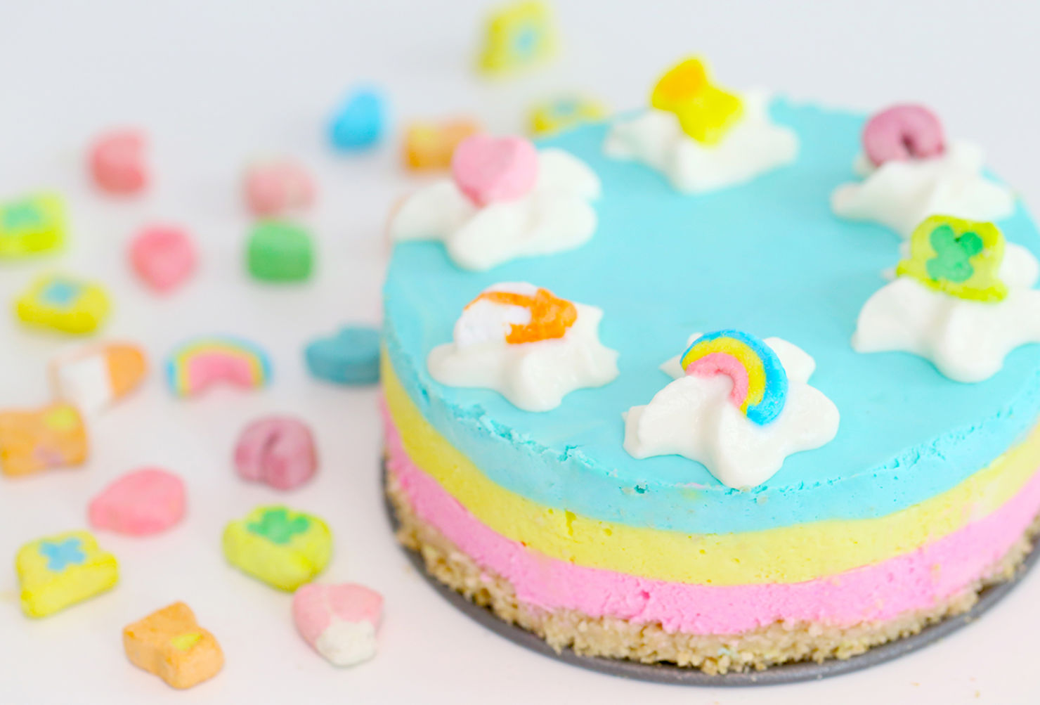 Así puedes preparar este delicioso pastel de Lucky Charms