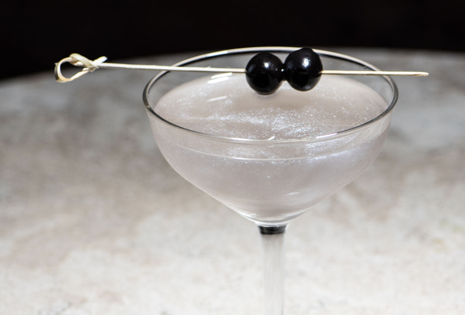 Prepara un Galaxy Martini, el acompañante ideal para ver las estrellas esta noche