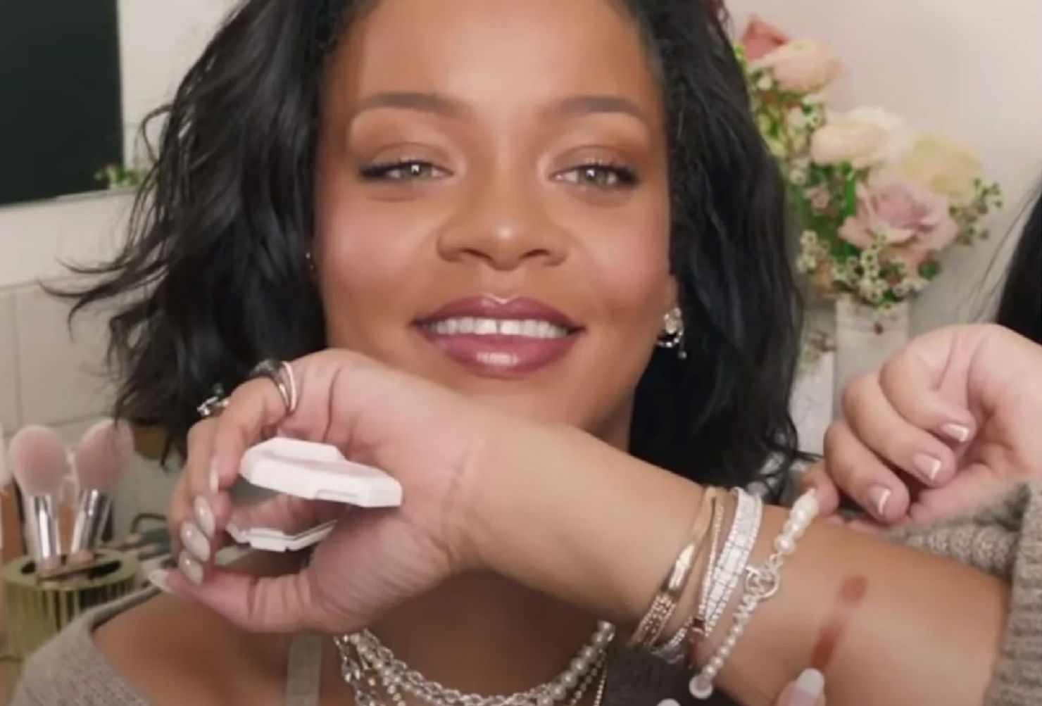 ‘Shots and Swatches’ el juego de Rihanna para intentar con tus amigas este fin de semana