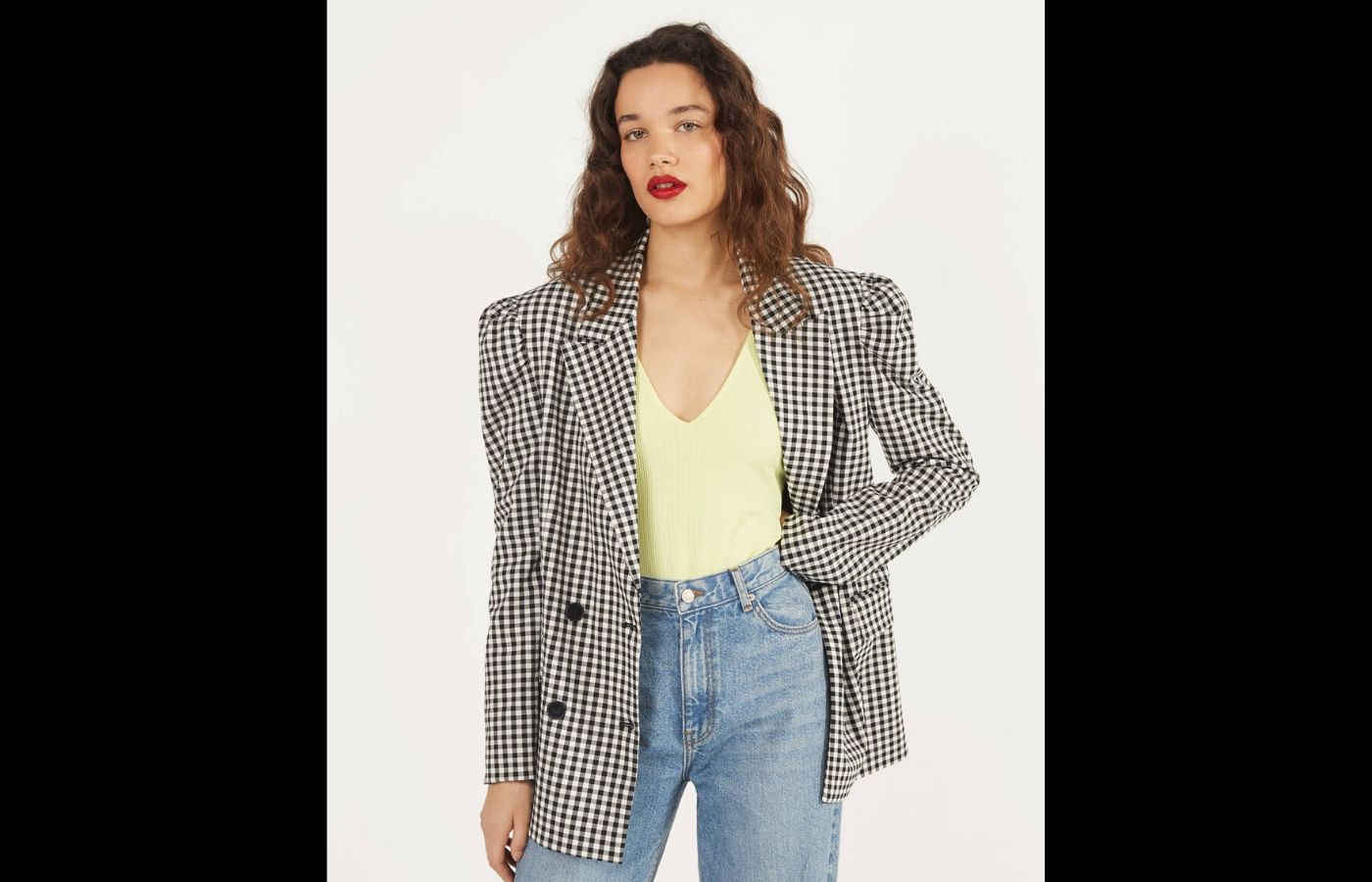 Estas son las prendas básicas que nunca pasarán de moda, ¡indispensables en nuestro armario! Estas son las prendas básicas que nunca pasarán de moda, ¡indispensables en nuestro armario! - blazerr