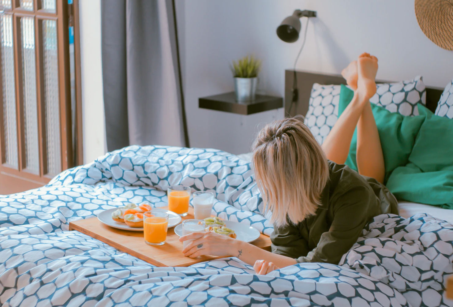 Así puedes armar un plan de staycation perfecto Así puedes armar un plan de staycation perfecto - desayuno-en-la-cama