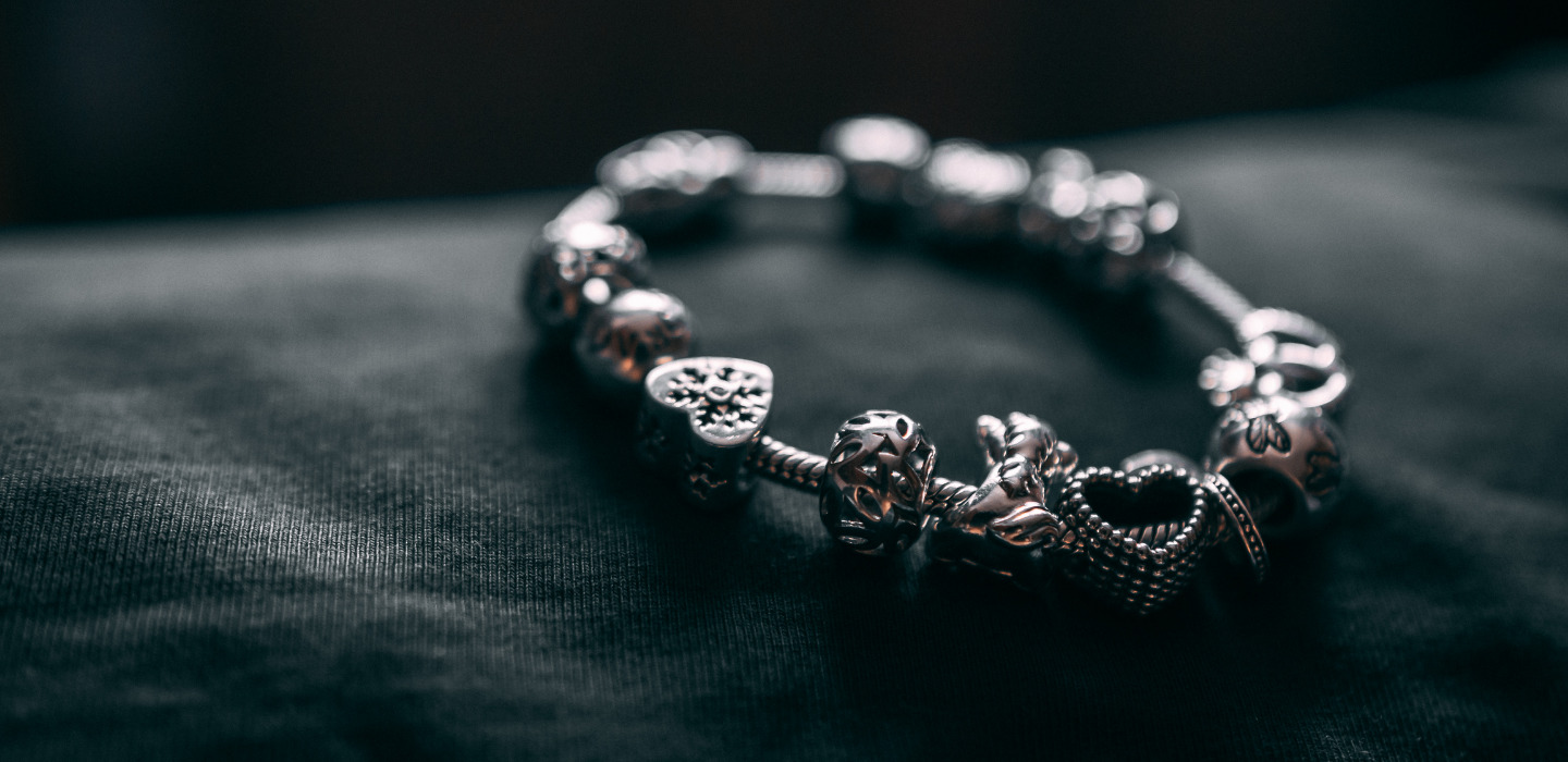 Marcas de charms que tienes que conocer ¡Complementa tus accesorios!