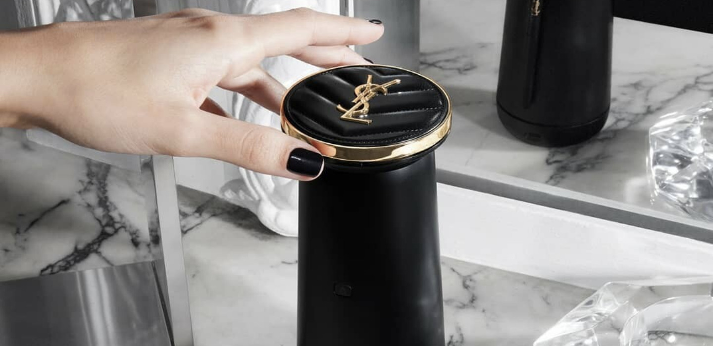 Conoce la famosa Impresora de labiales “Yves Saint Laurent Rouge Sur Mesure”