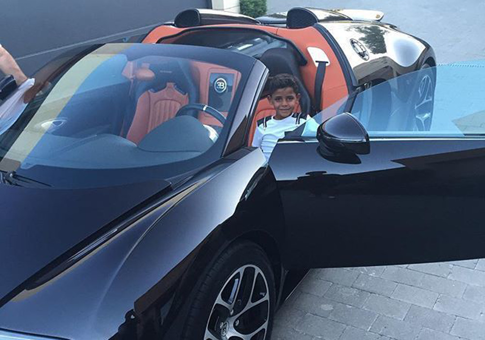 La increíble colección de autos de Cristiano Ronaldo La increíble colección de autos de Cristiano Ronaldo - cr77