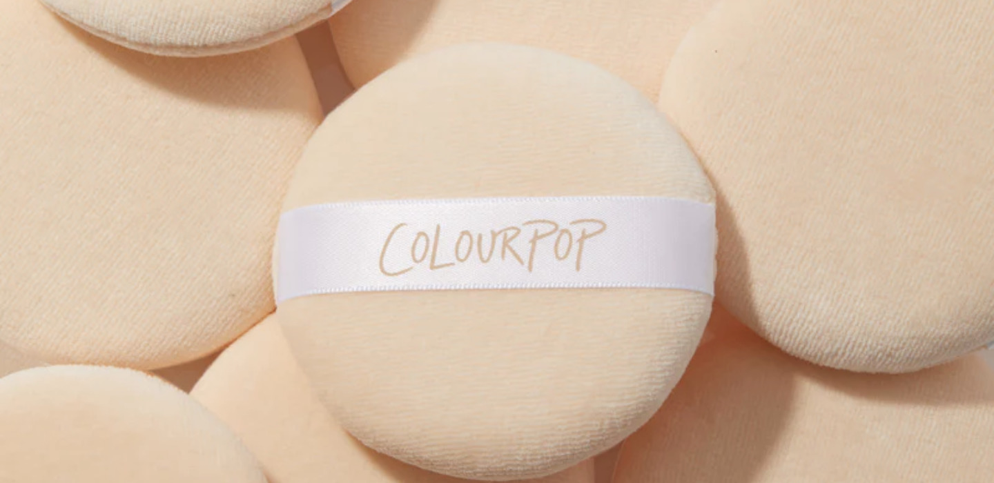 ¿Cushion y powder puff? Sabes cuando usar cada una en tu maquillaje ¿Cushion y powder puff? Sabes cuando usar cada una en tu maquillaje - sabrina-2022-08-08t062727205