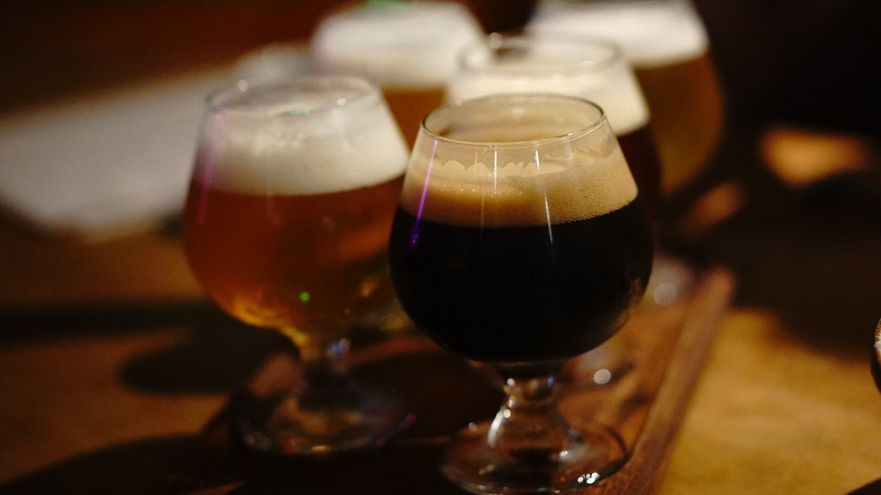 ¡No la evites! La importancia de tener espuma en la cerveza