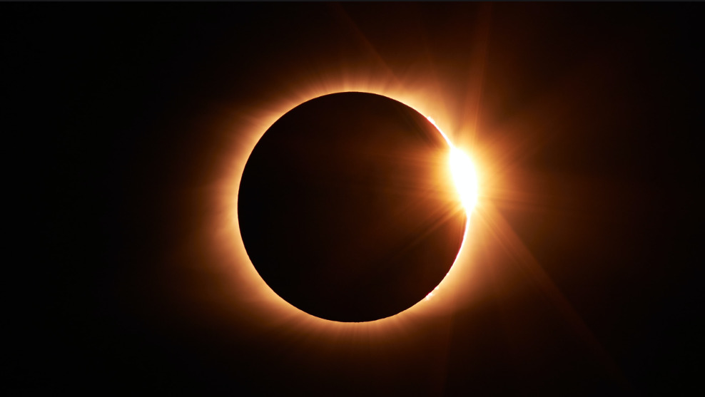 Cómo prepararte emocionalmente para recibir el eclipse en octubre