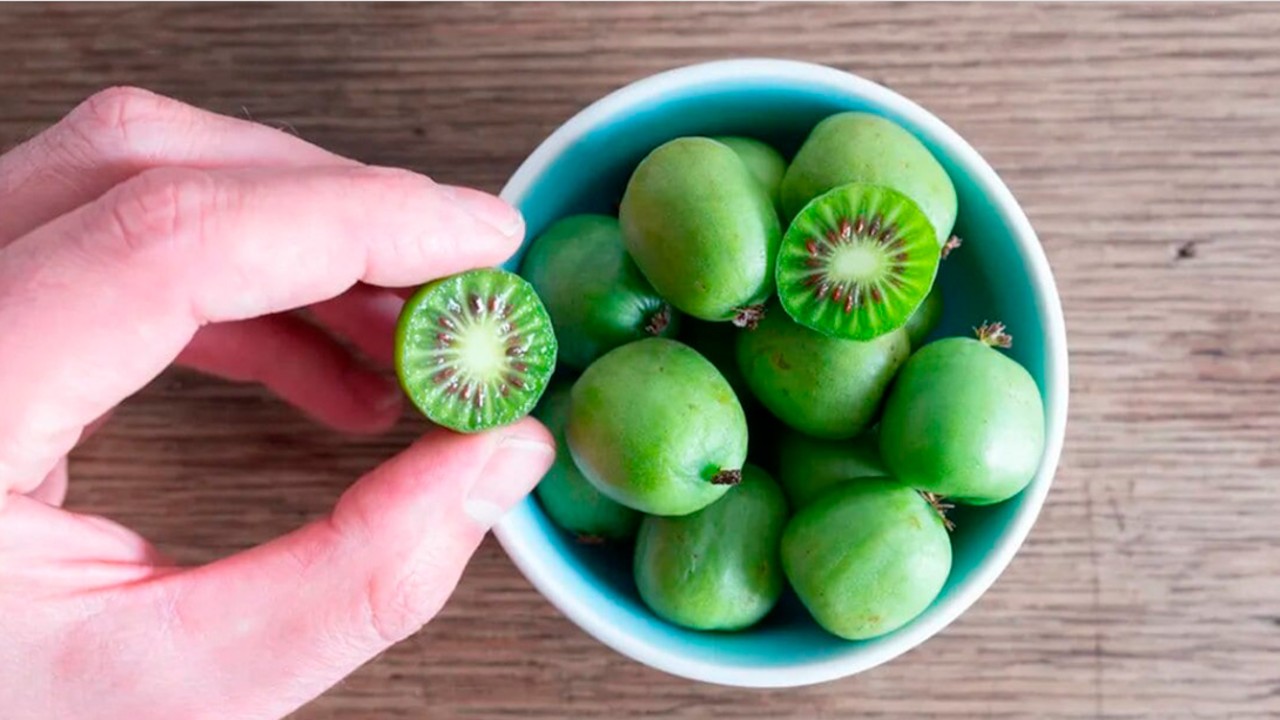 La fruta que parece uva pero en realidad es un kiwi miniatura